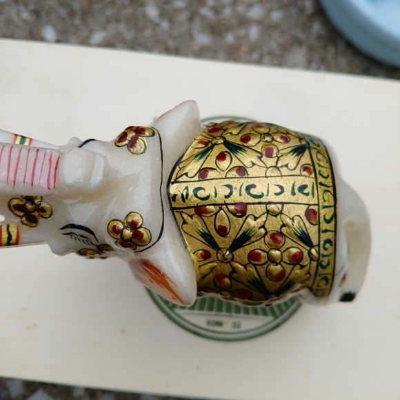 Vintage White Marble Mughal Jeweled Elephant Sculpture Paper Weight. - Picture 3 of 11